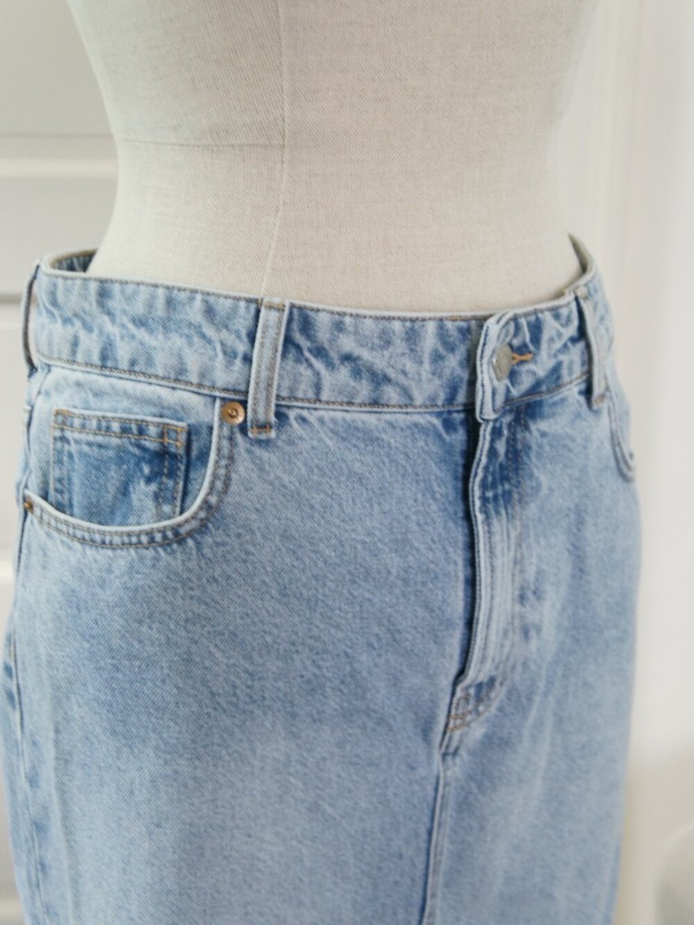H&M Light Blue Denim Midi Skirt with Front Slit Size 6 NWT - Picture 9 of 12